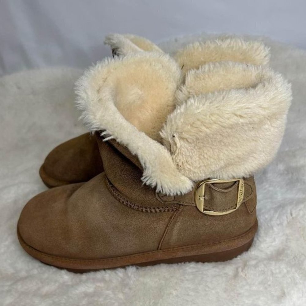 Woman’s leather/suede SoftMoc boots. Size 8. Excellent condition. Gold buckle. W